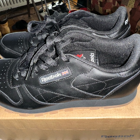 Reebok Classic sz-6Y - Picture 5 of 6